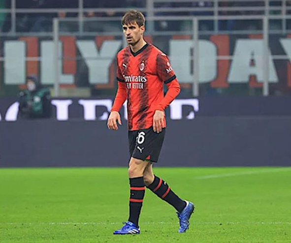 pesepak-bola-gabbia-memuji-kekompakan-ac-milan