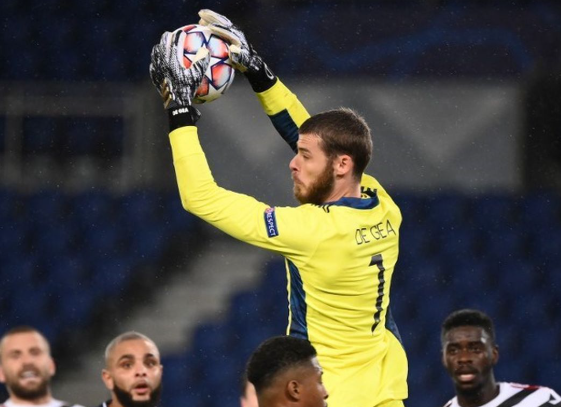 cara-menangkap-bola-untuk-kiper-pemula