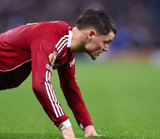 Gary Neville Hujat Florian Wirtz Usai Tidak Berikan Peforma Baik