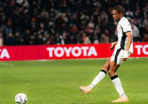 Jacquet ke Liverpool Resmi, Musim Panas 2026