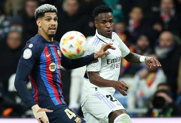 Wajah Sepakbola Modern Dengan Gaya Main Baru Tim Elit